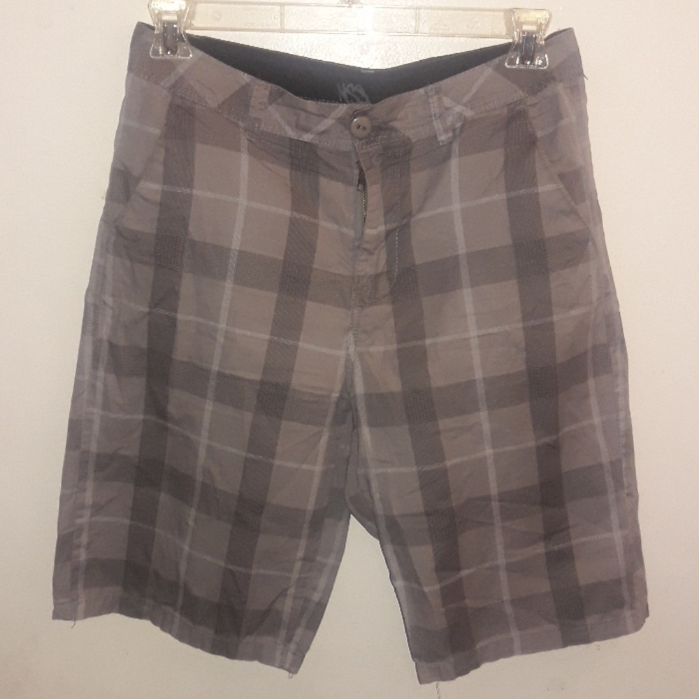 Shorts - Picture 2 of 7